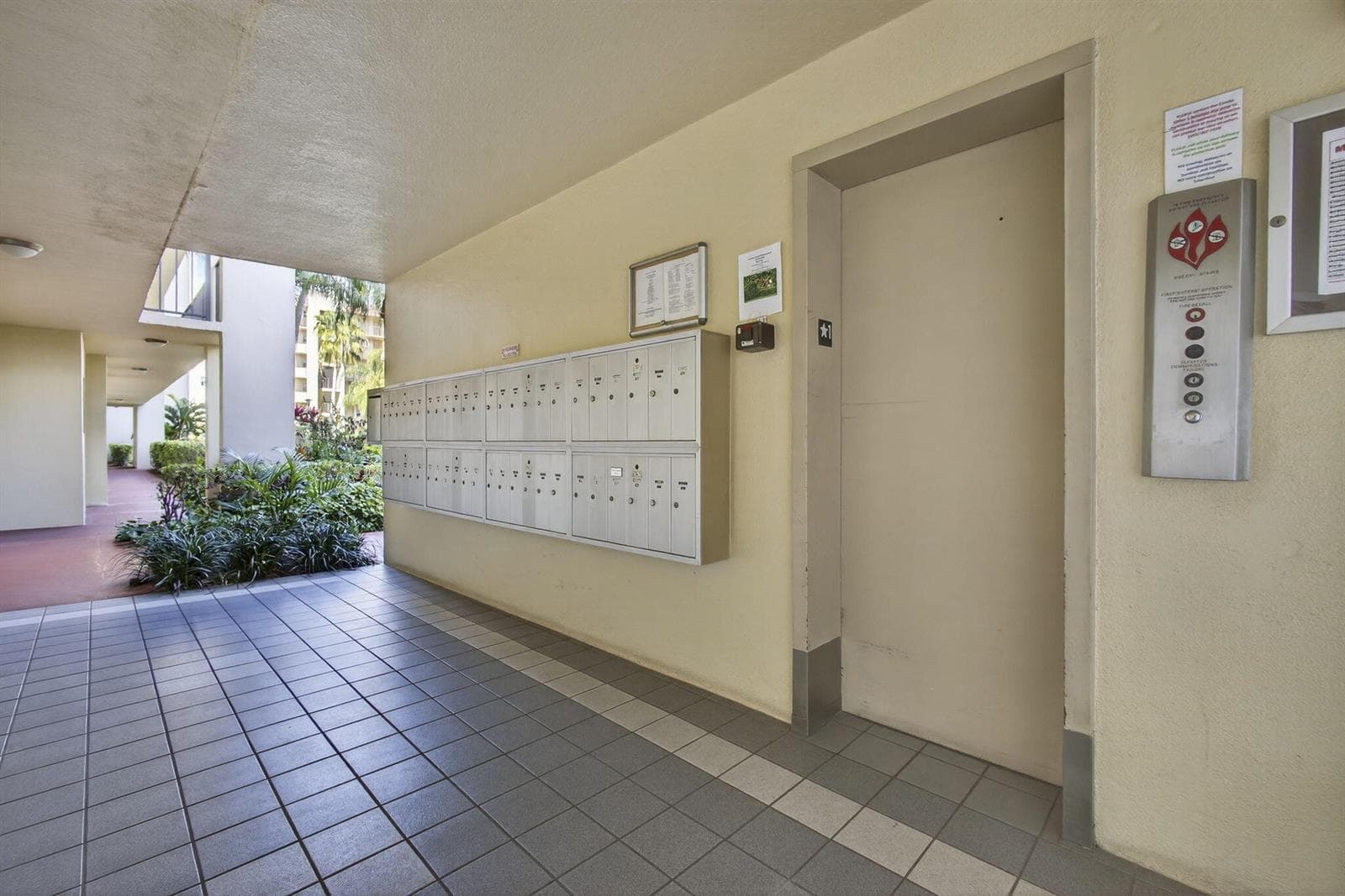 3590 Via Poinciana # 202, Lake Worth, FL 33467 photo 4