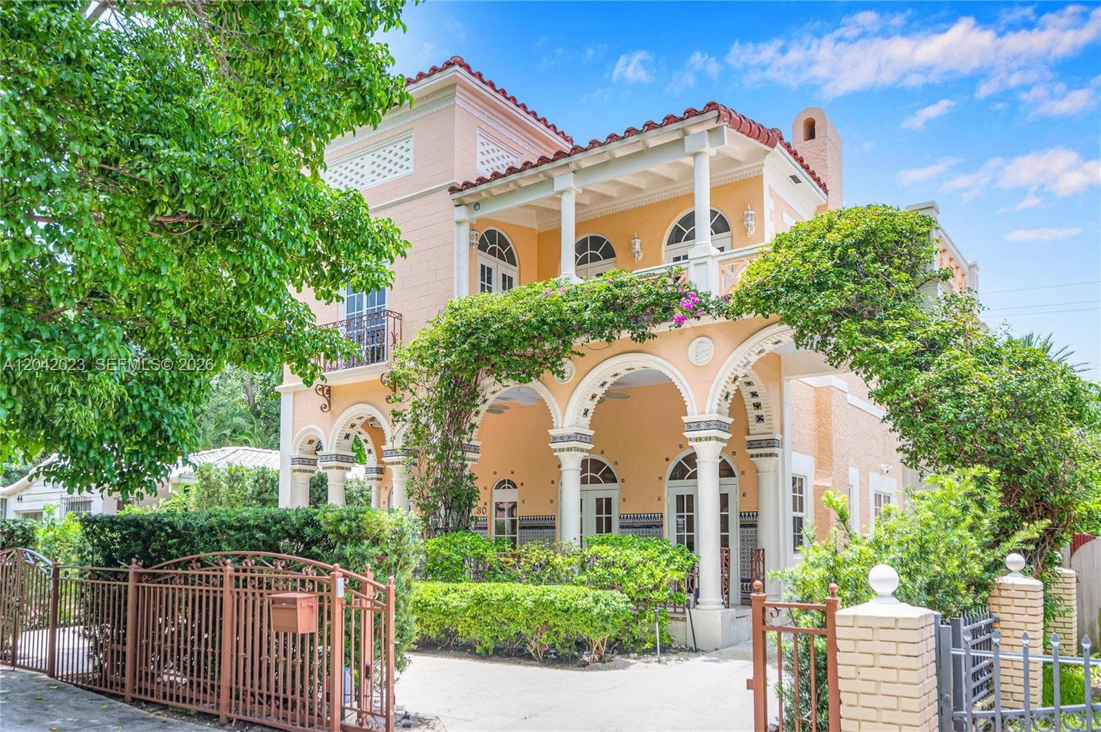 30 NE 44th St, Miami, FL 33137 photo 2