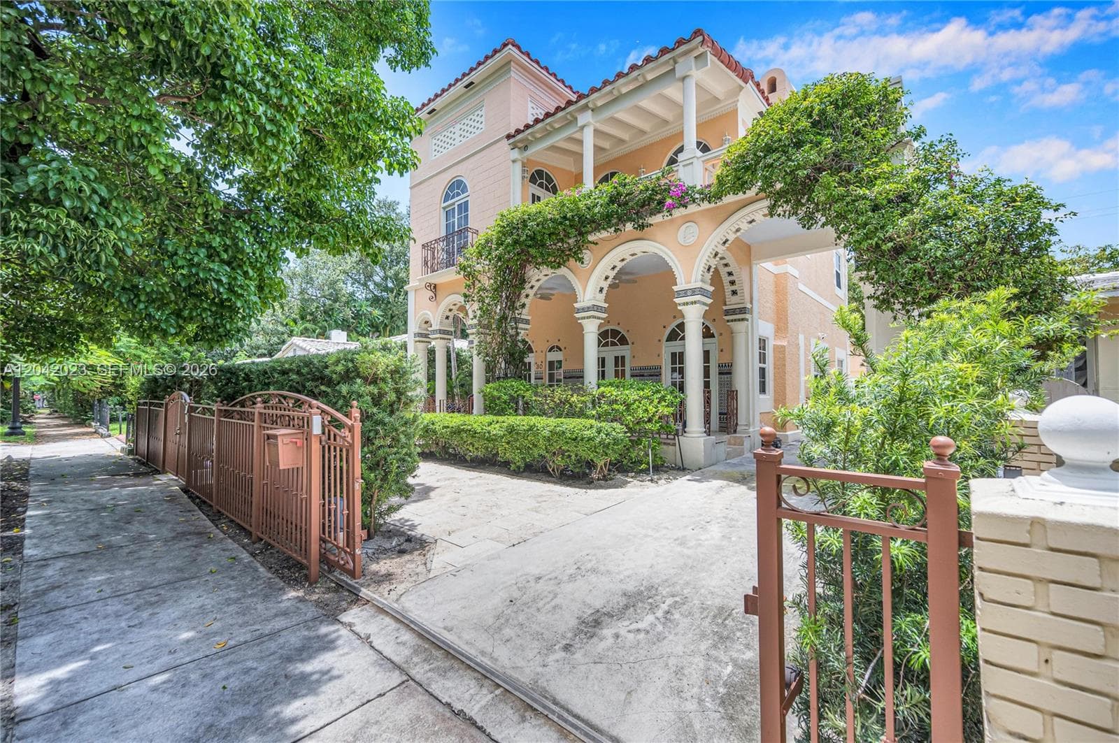 30 NE 44th St, Miami, FL 33137