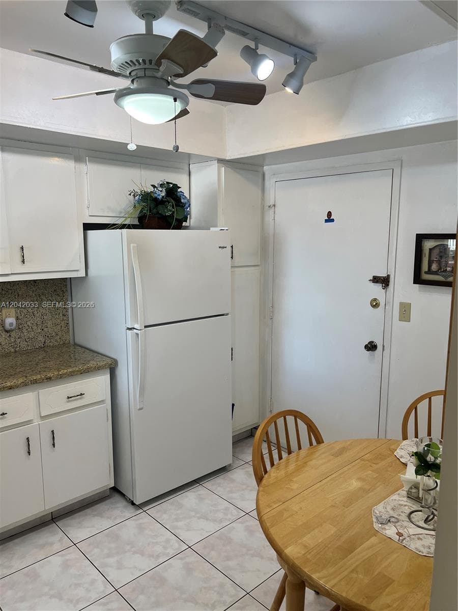 1351 NE Miami Gardens Dr # 222E, Miami, FL 33179 photo 2