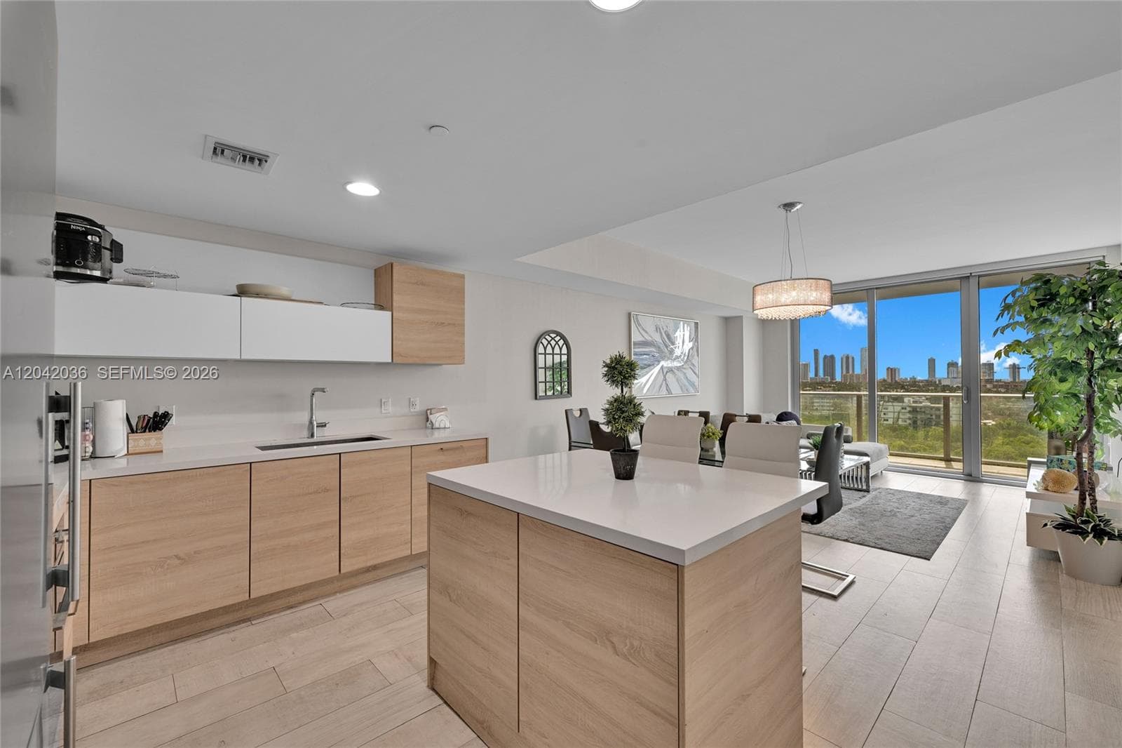 16385 Biscayne Blvd # 1020, North Miami Beach, FL 33160 photo 5