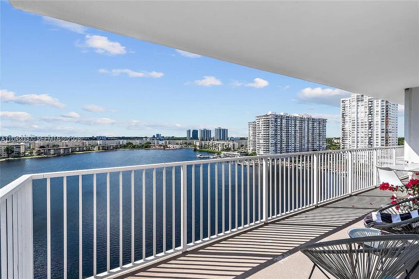 2801 NE 183rd St # 1016W, Aventura, FL 33160 photo 2
