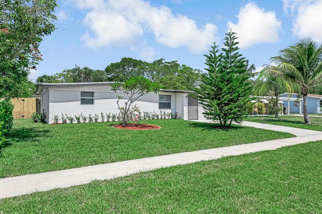 12063 Acapulco Avenue, Palm Beach Gardens, FL 33410 photo 3
