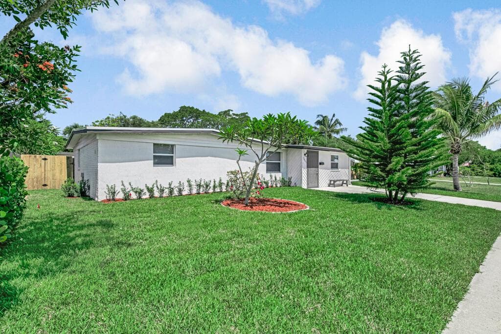 12063 Acapulco Avenue, Palm Beach Gardens, FL 33410 photo 4