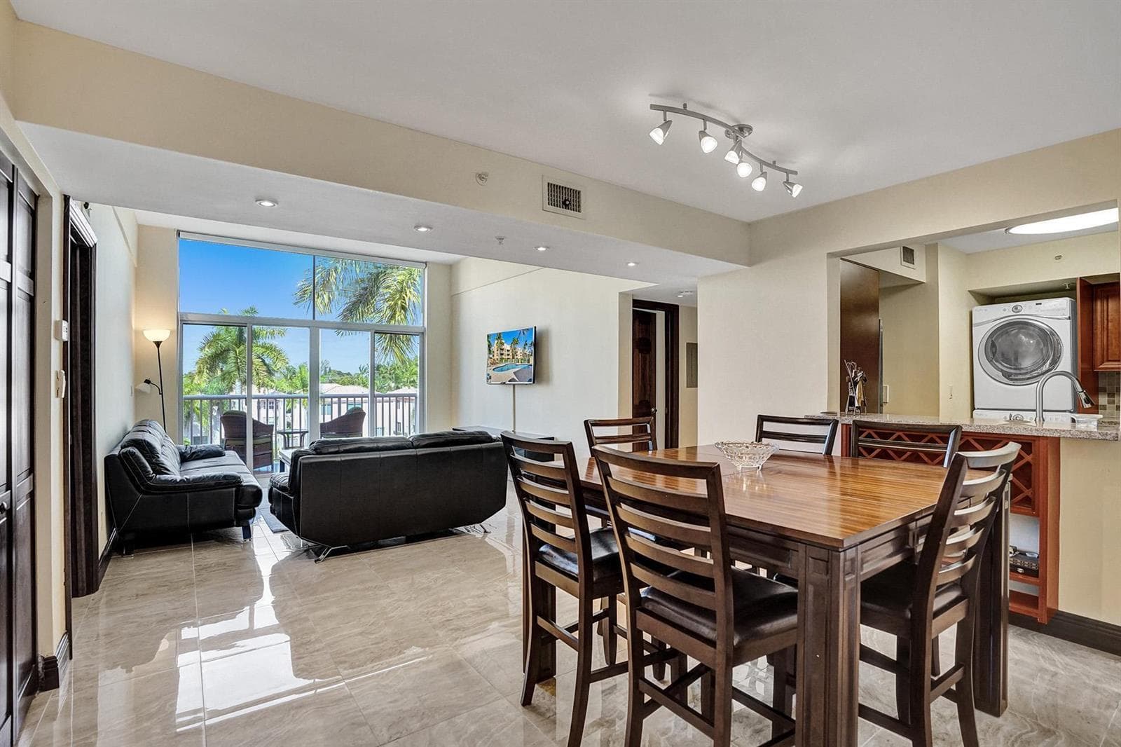 1350 SE 3rd Avenue # 406, Dania Beach, FL 33004 photo 3