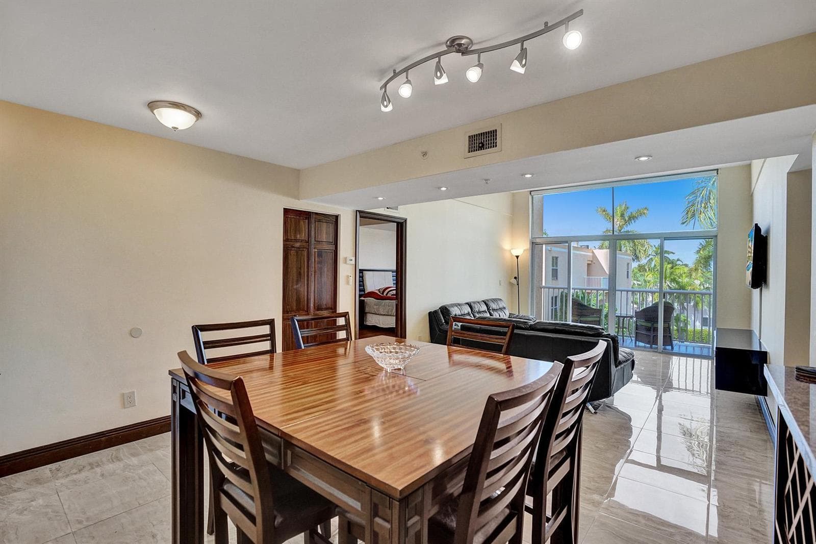 1350 SE 3rd Avenue # 406, Dania Beach, FL 33004 photo 5