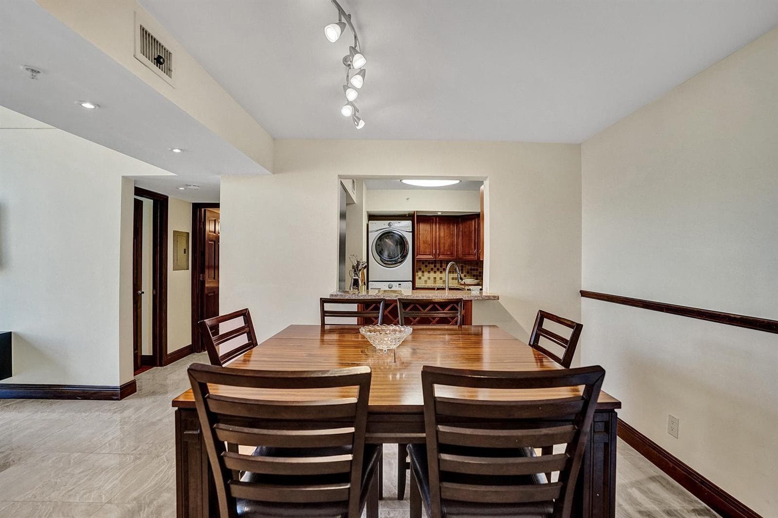 1350 SE 3rd Avenue # 406, Dania Beach, FL 33004 photo 4