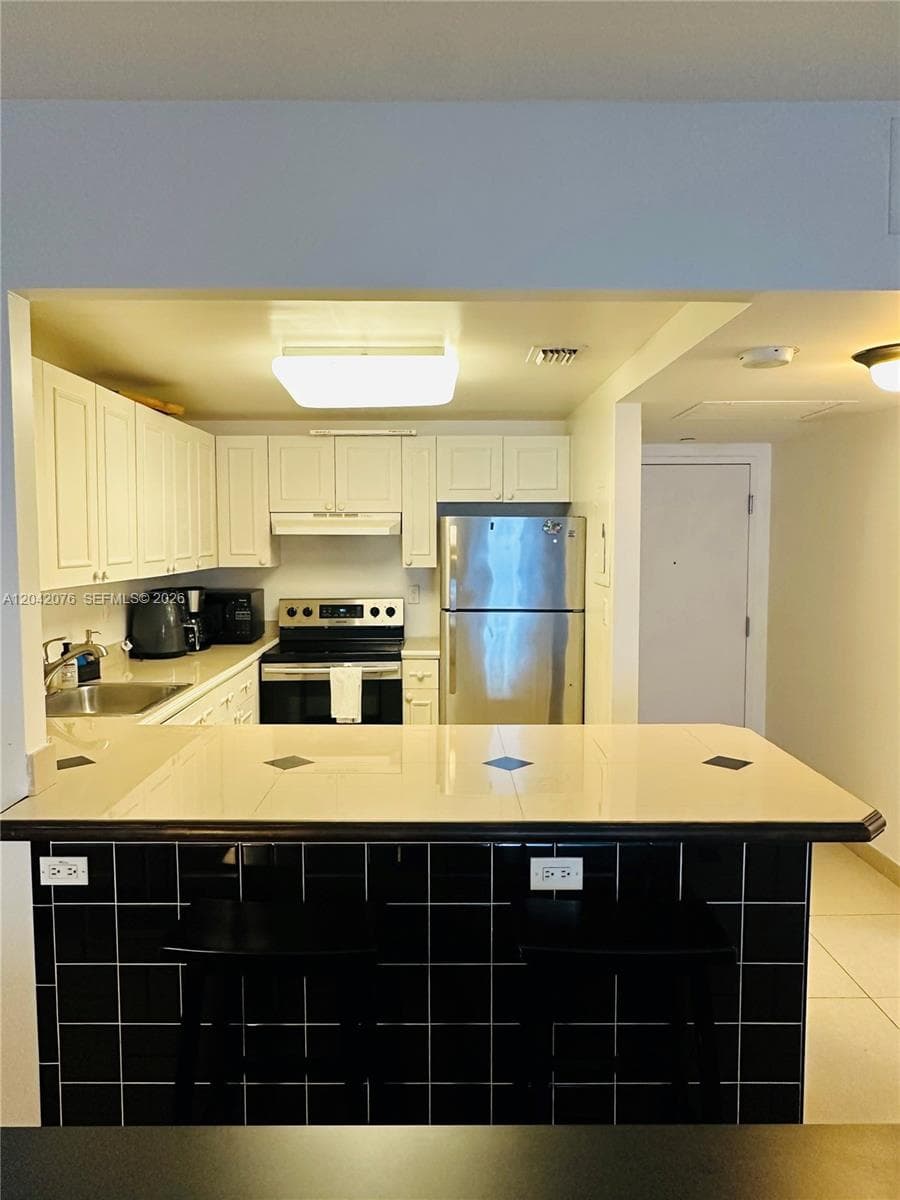 2301 Collins Ave # 420, Miami Beach, FL 33139 photo 4