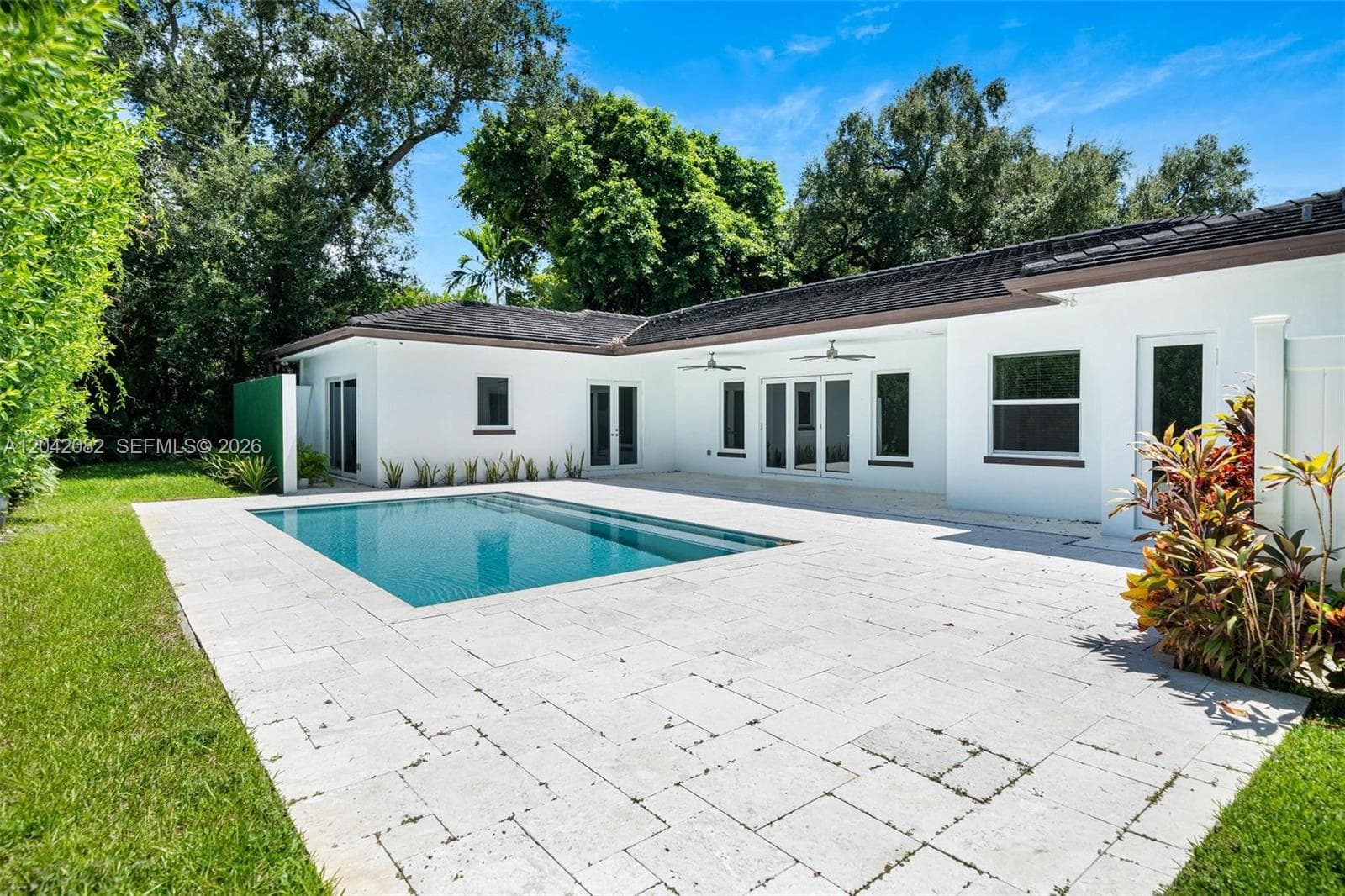 511 Madeira Ave, Coral Gables, FL 33134 photo 2