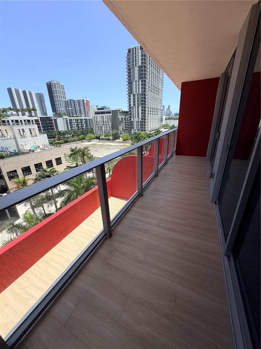 90 NE 32nd St # 706, Miami, FL 33137 photo 3