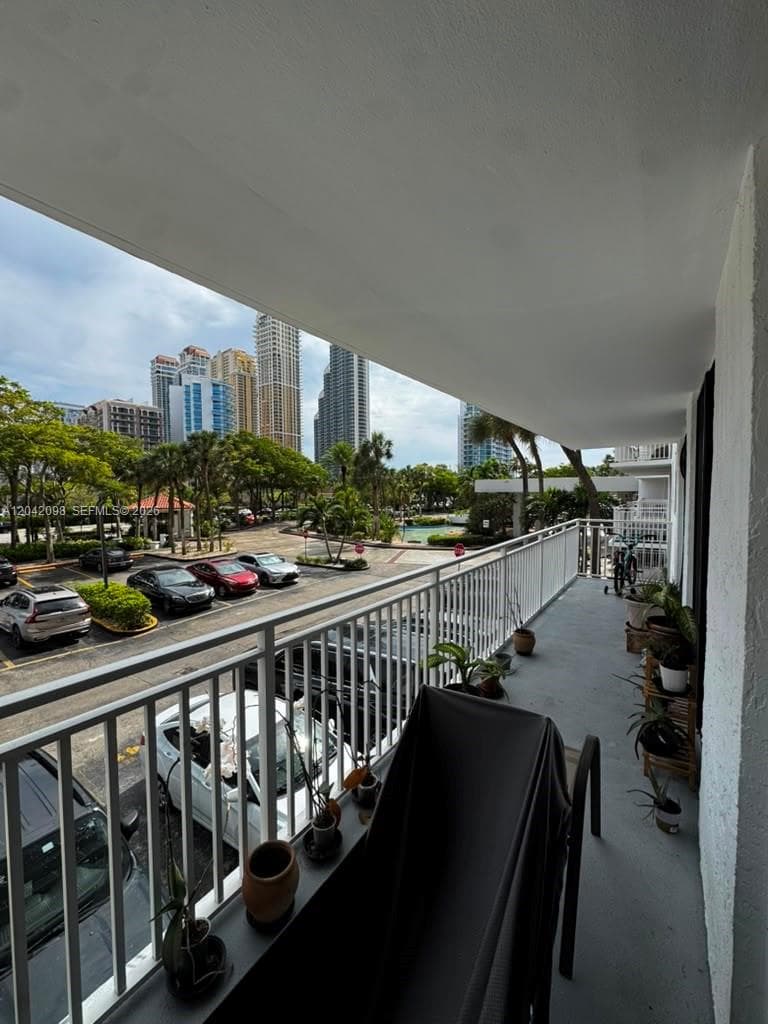 210 174th St # M11, Sunny Isles Beach, FL 33160