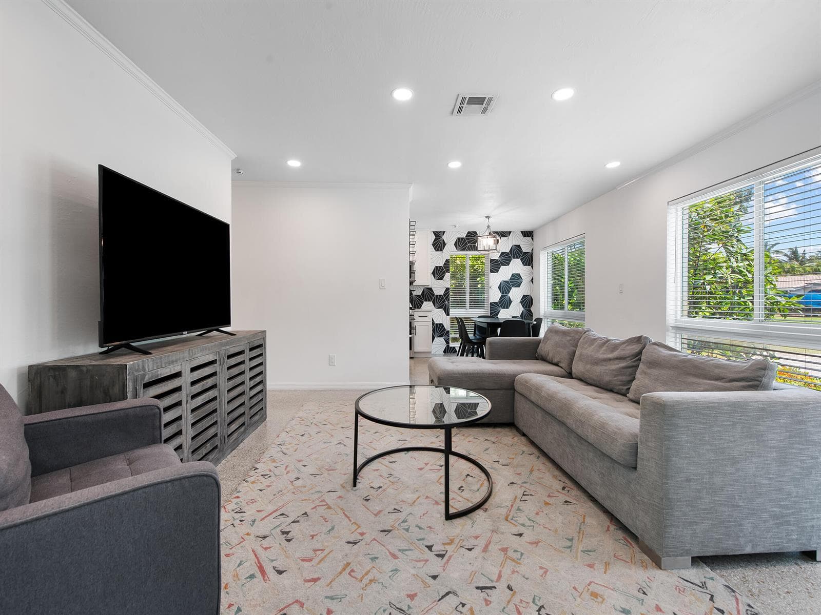 657 NW 30th Court, Wilton Manors, FL 33311 photo 3