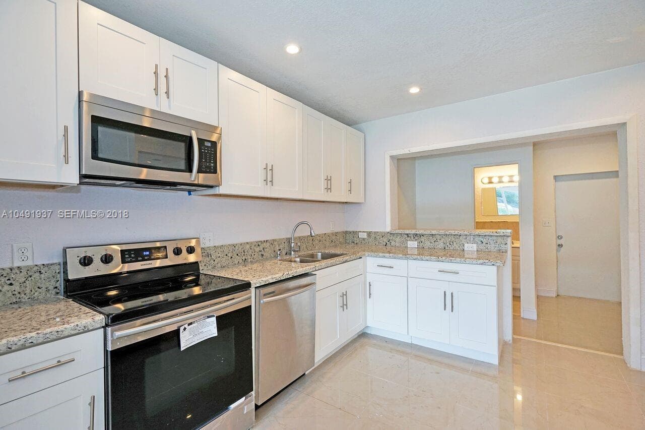 2000 SW 95th Terrace, Miramar, FL 33025 photo 3