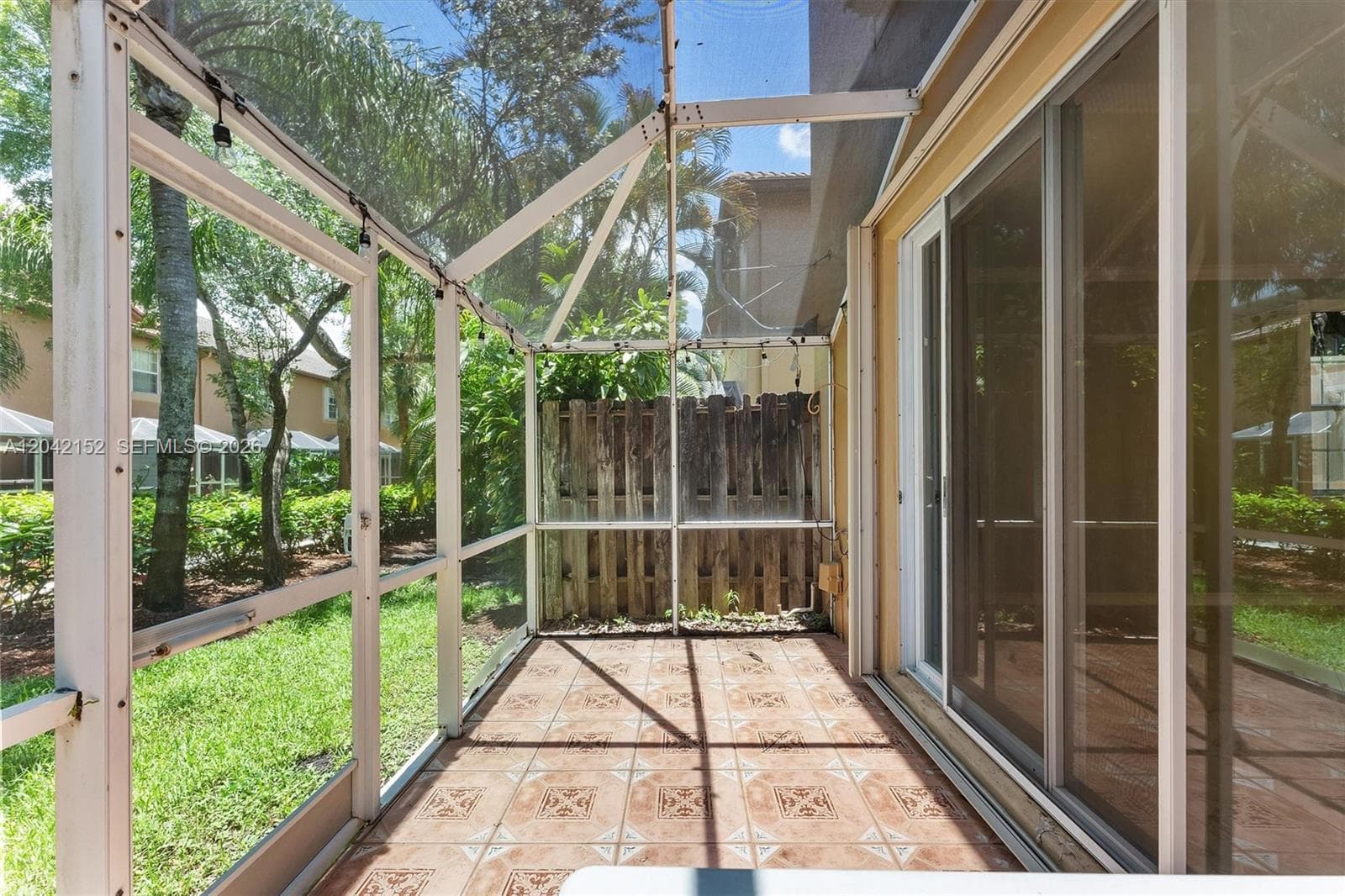 1552 Barcelona Way # 6-19, Weston, FL 33327 photo 4