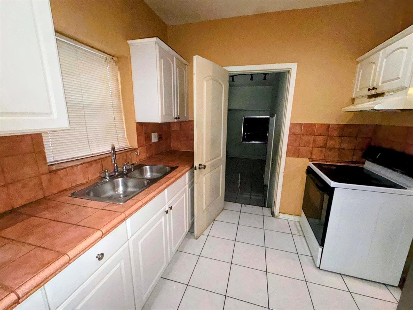 424 NE 72nd Street, Miami, FL 33138 photo 4
