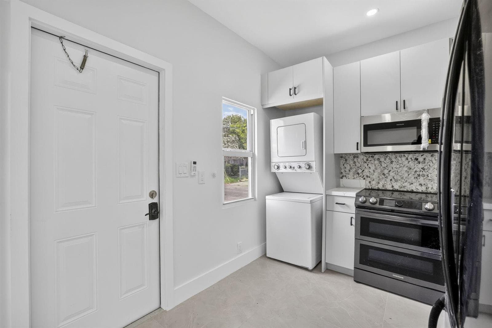 621 NW 3rd Avenue, Pompano Beach, FL 33060 photo 2