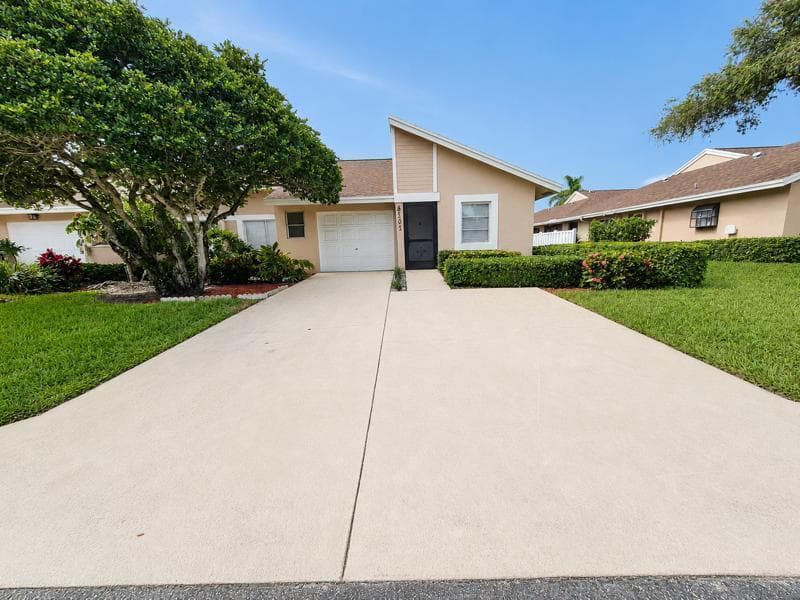 8101 Sweetbriar Way, Boca Raton, FL 33496 photo 2