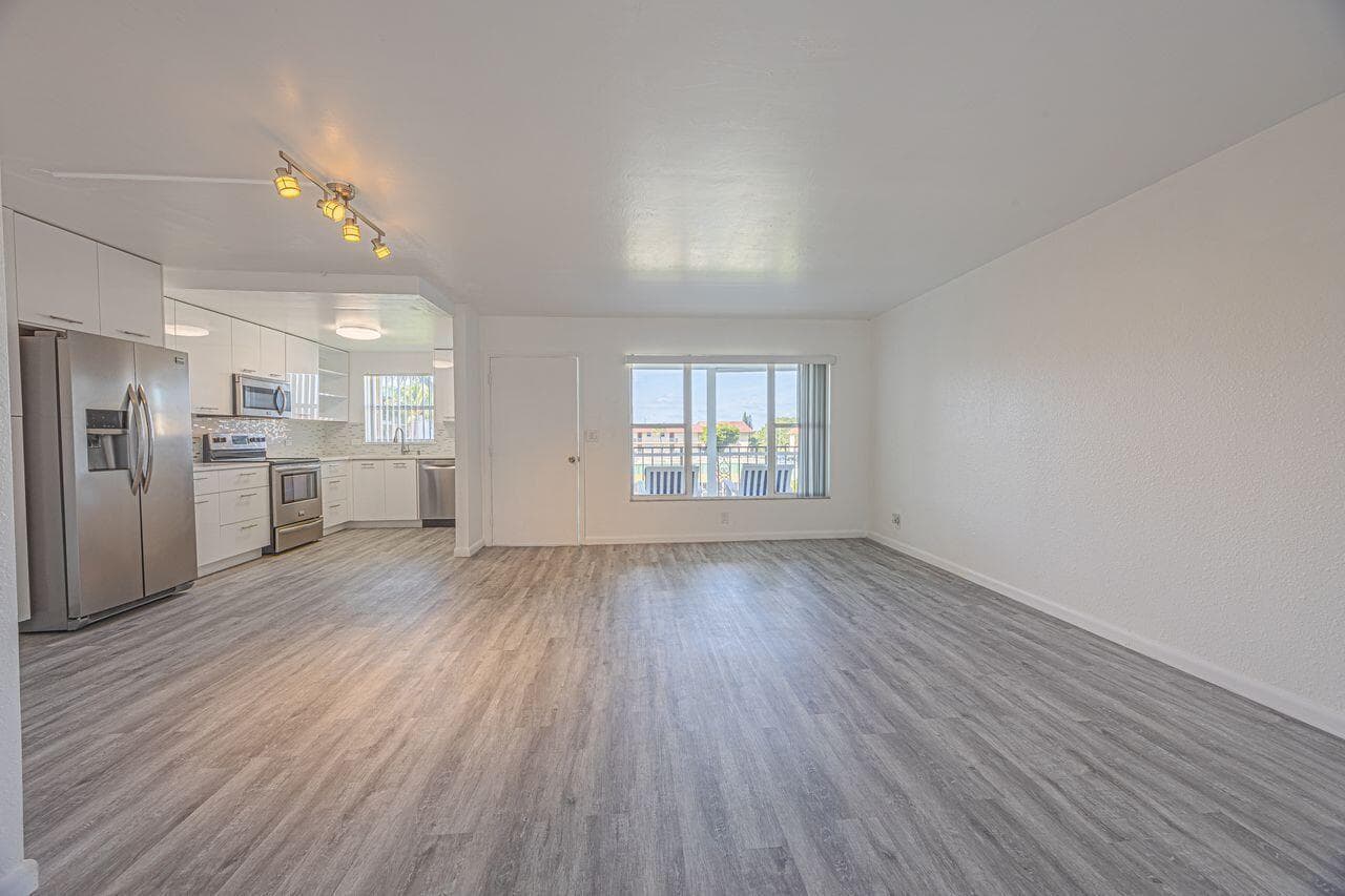 808 SE 7th Street # 305, Deerfield Beach, FL 33441 photo 3