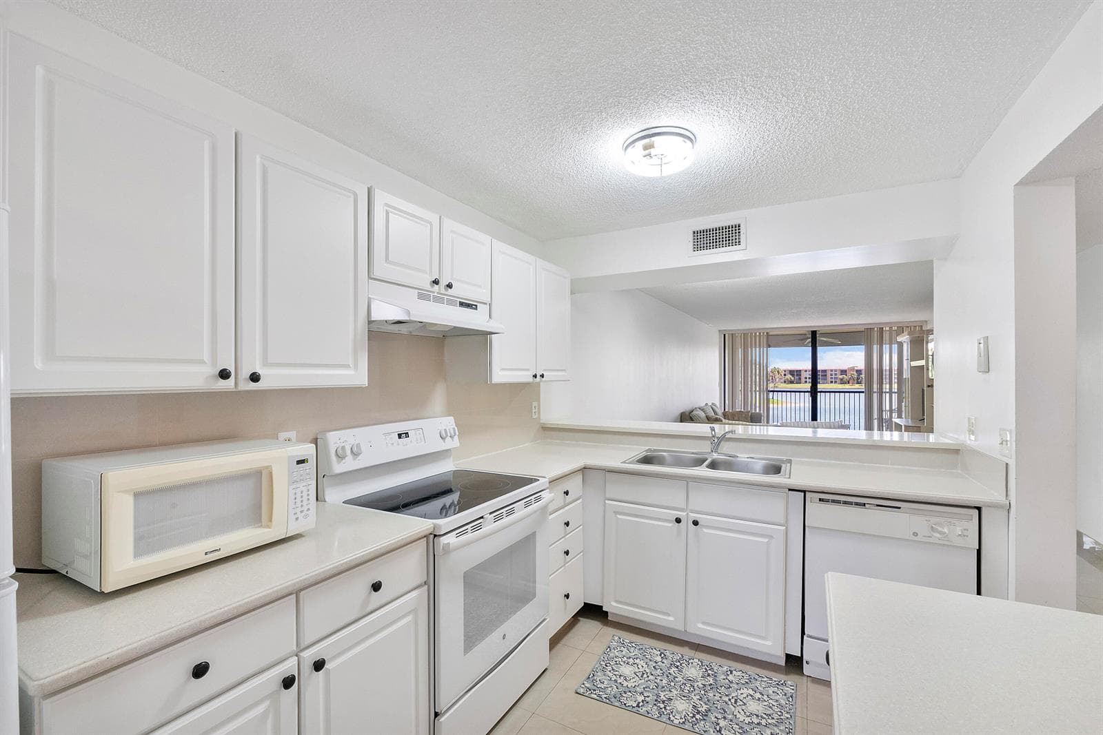5828 Coral Lake Drive, Margate, FL 33063 photo 4