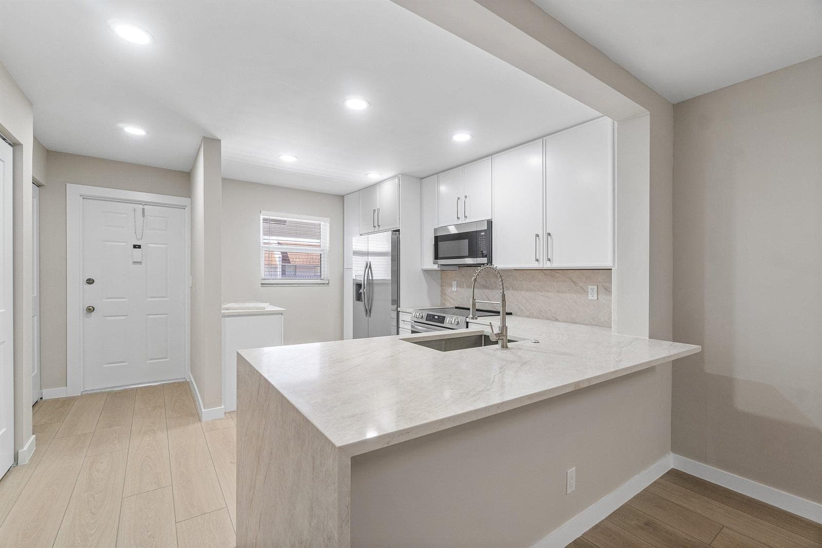 2905 SW 22nd Avenue # 202, Delray Beach, FL 33445 photo 2