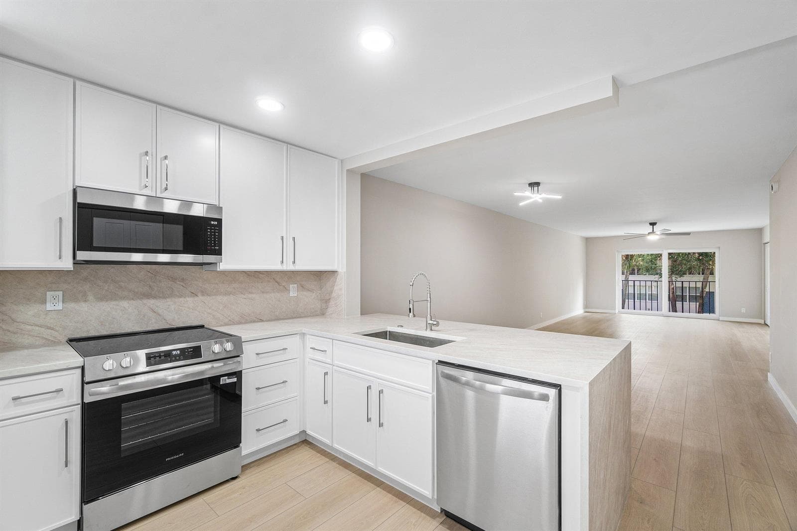 2905 SW 22nd Avenue # 202, Delray Beach, FL 33445 photo 4