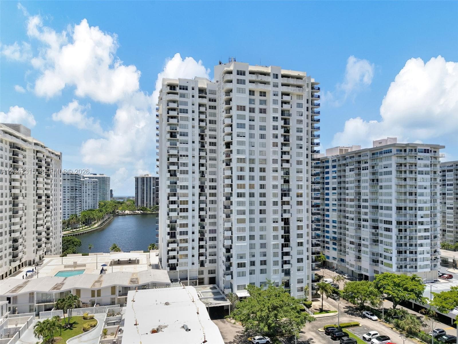 2750 NE 183rd St # 2410, Aventura, FL 33160 photo 2