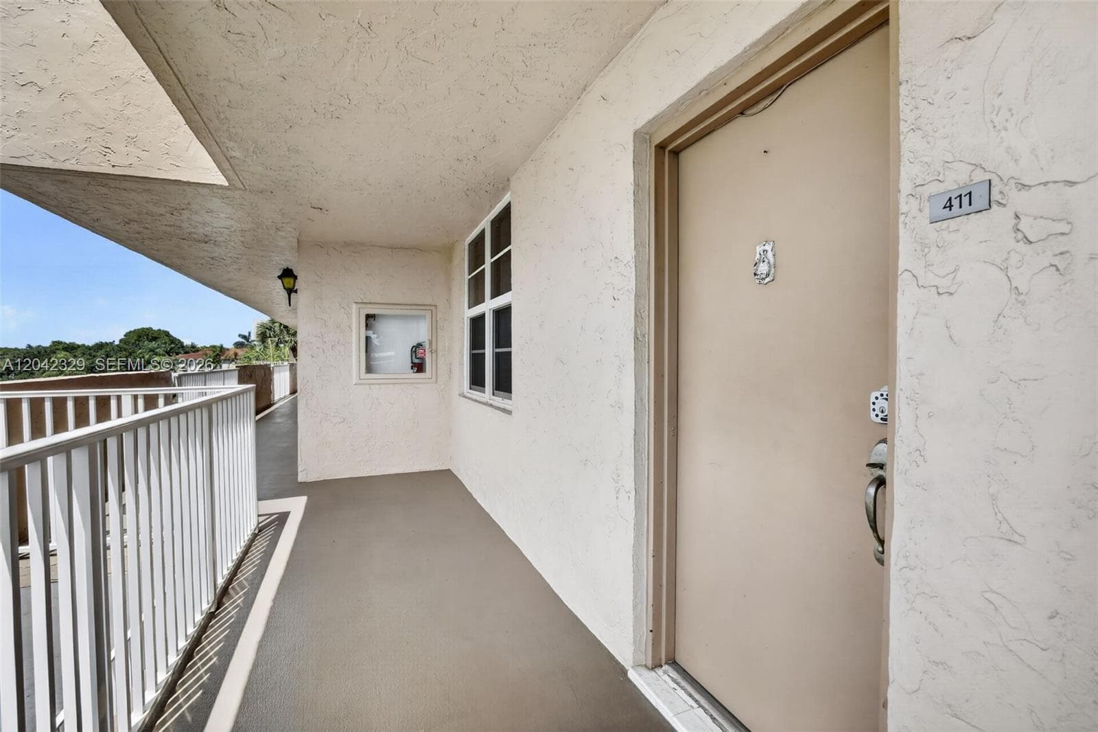 250 Jacaranda Dr # 411, Plantation, FL 33324 photo 3