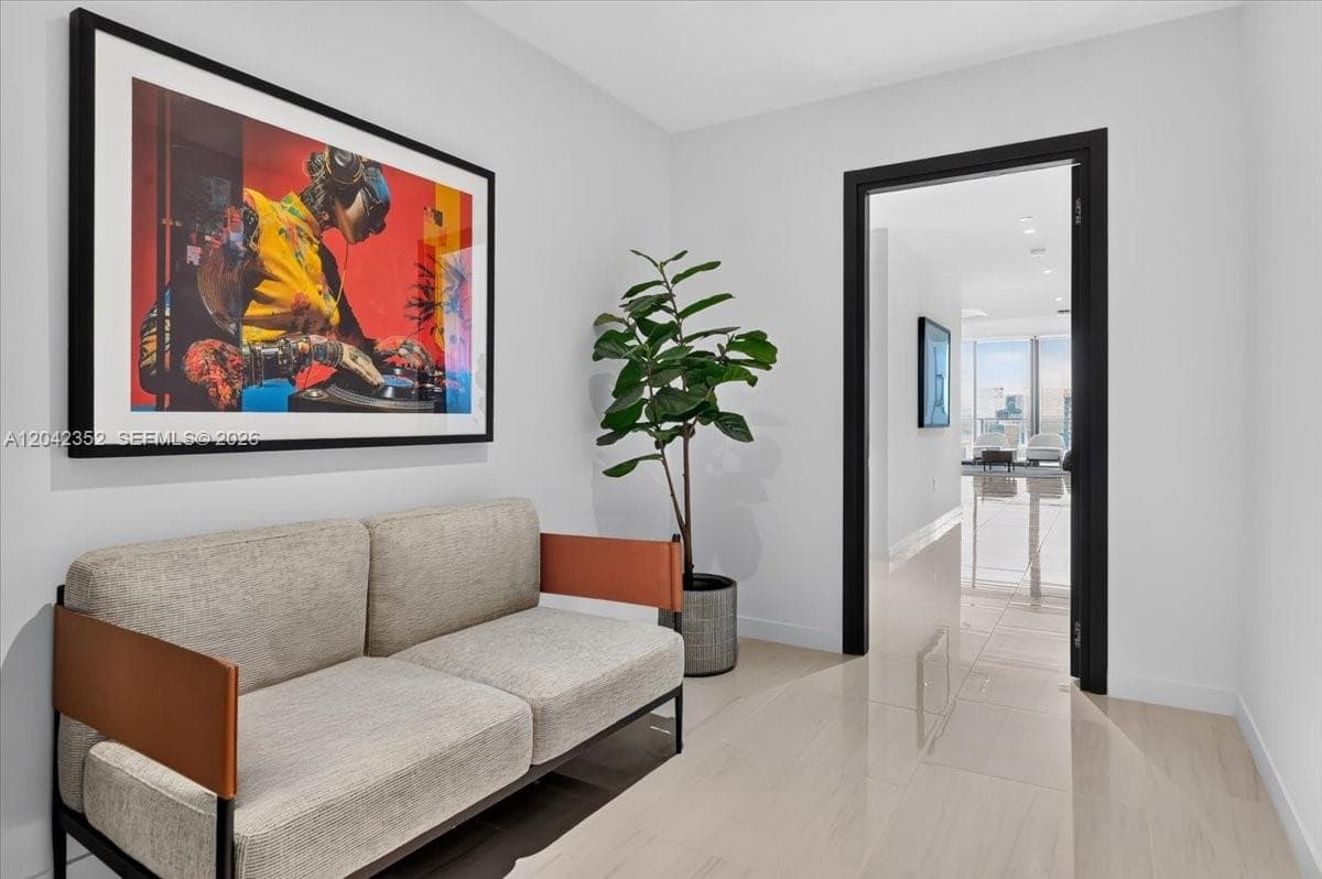 20 NE 11th St # 6003, Miami, FL 33132 photo 2