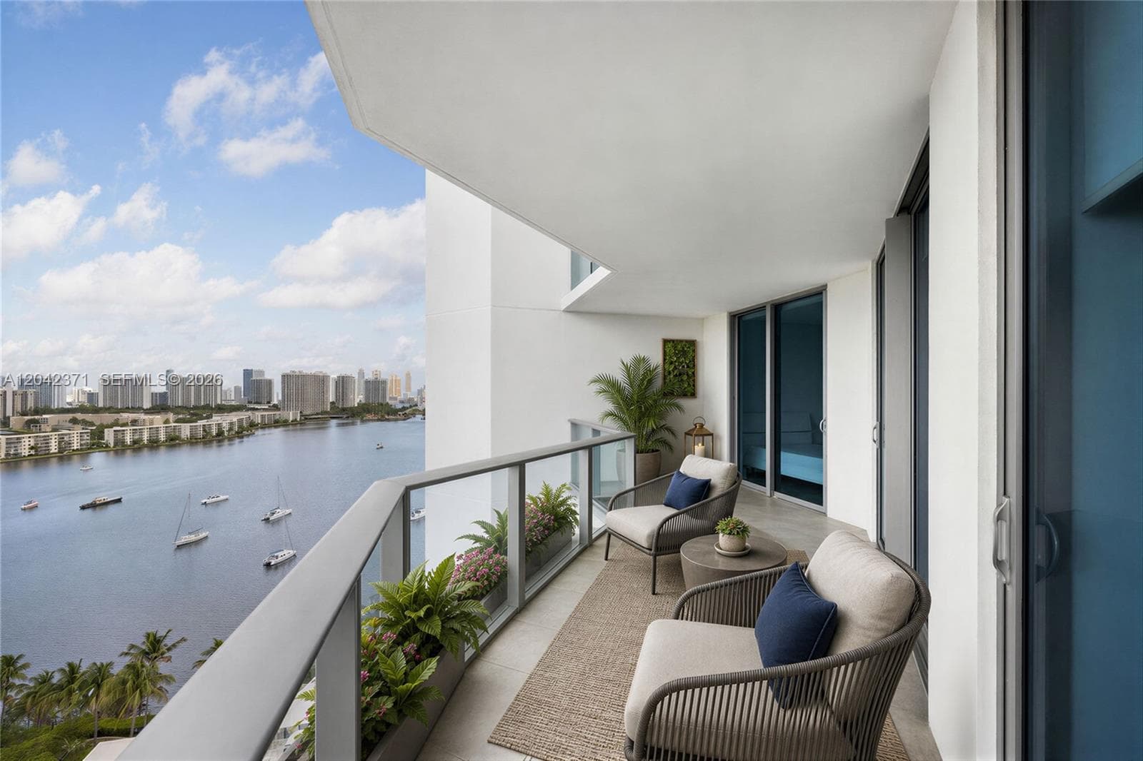 17301 Biscayne Blvd # 1704, North Miami Beach, FL 33160 photo 3