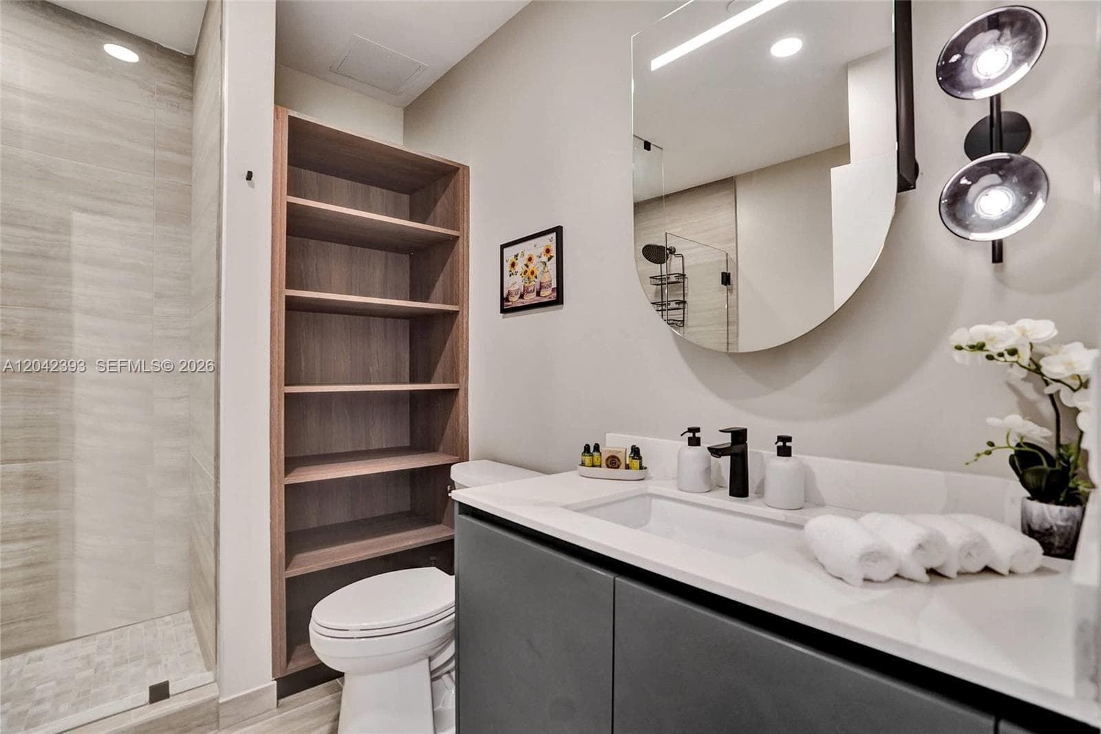 580 72nd St # 1811, Miami Beach, FL 33141 photo 2