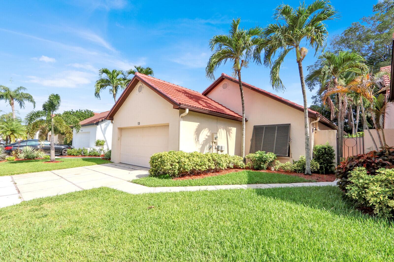 13 Ironwood Way N, Palm Beach Gardens, FL 33418 photo 2