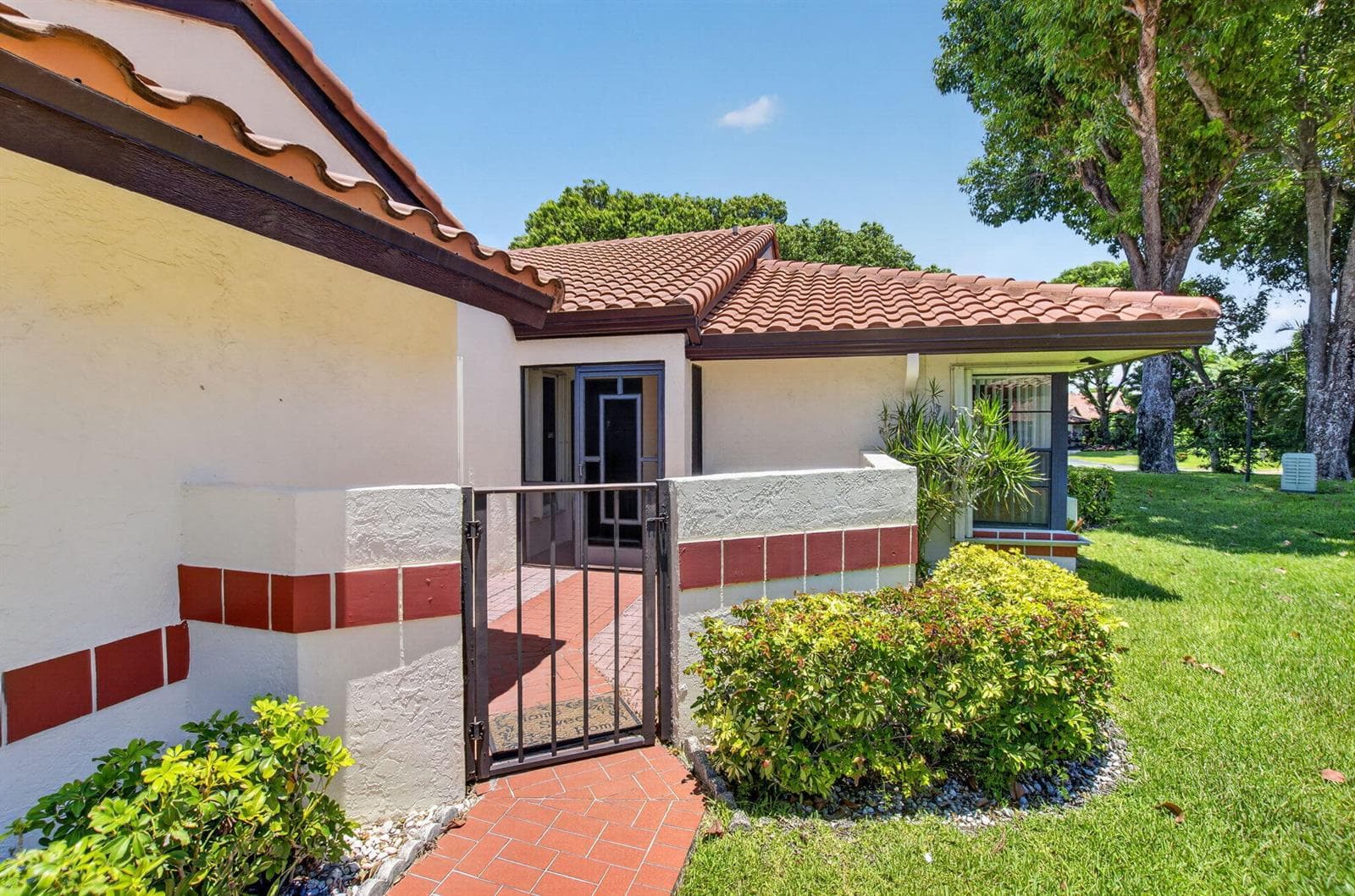 10546 Beach Palm Court # B, Boynton Beach, FL 33437 photo 3
