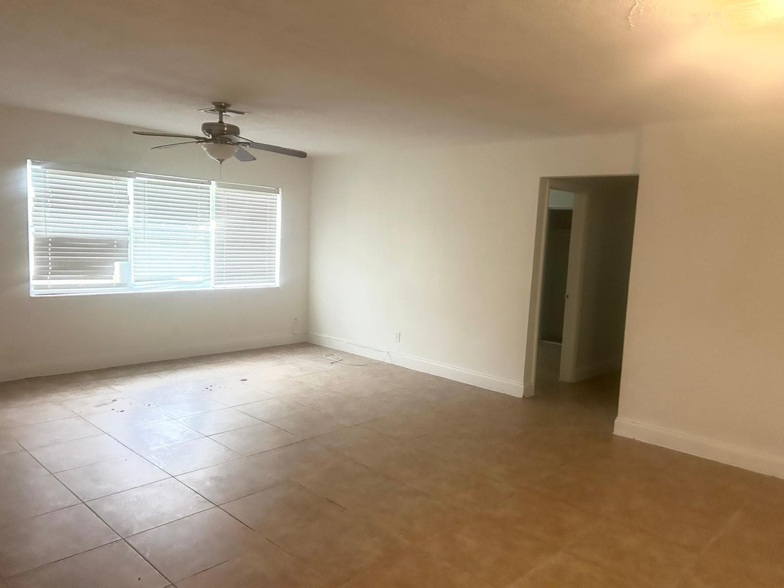 1067 Iroquois Avenue, Fort Lauderdale, FL 33312 photo 2