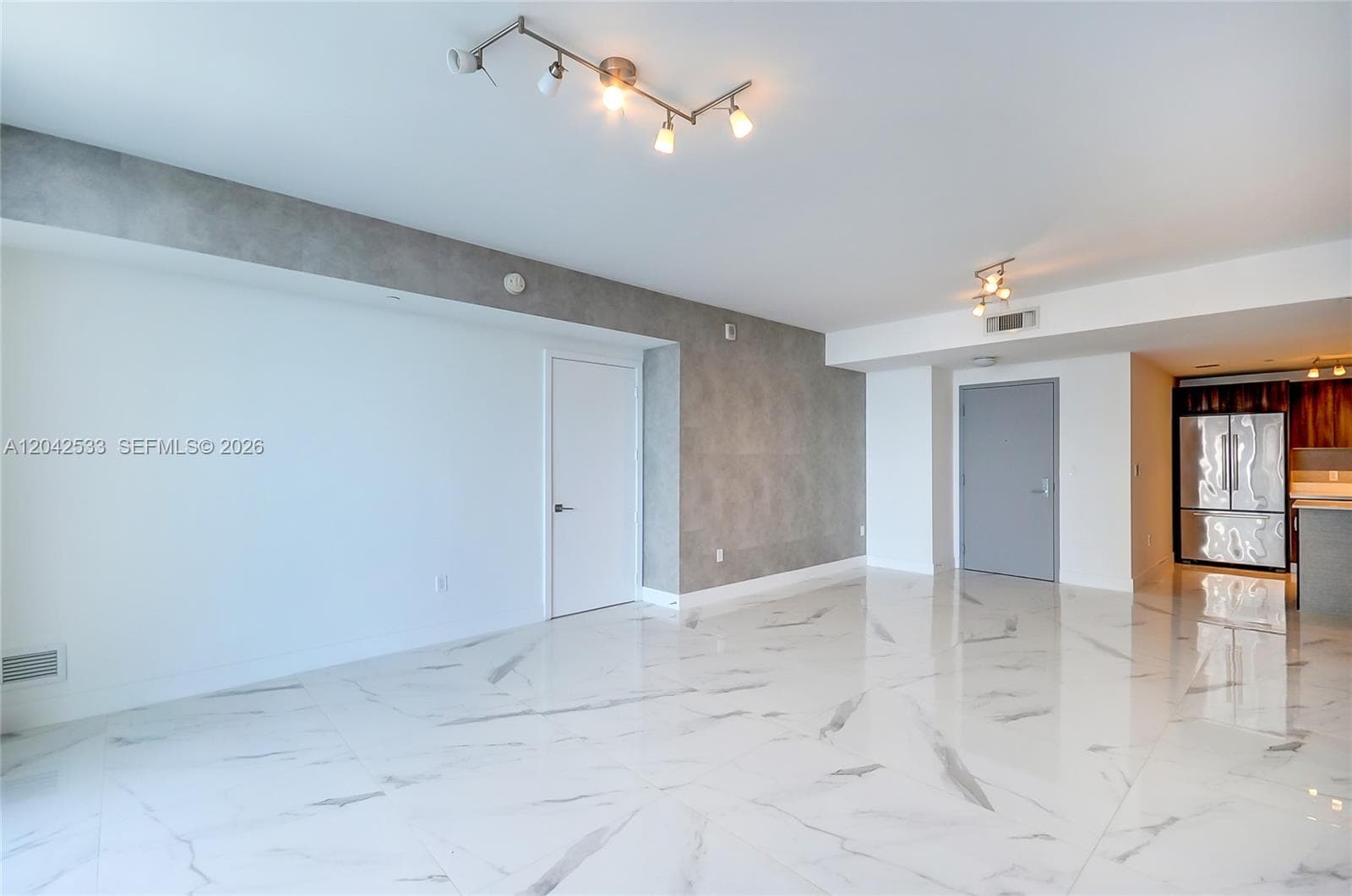 488 NE 18th St # 4310, Miami, FL 33132 photo 3