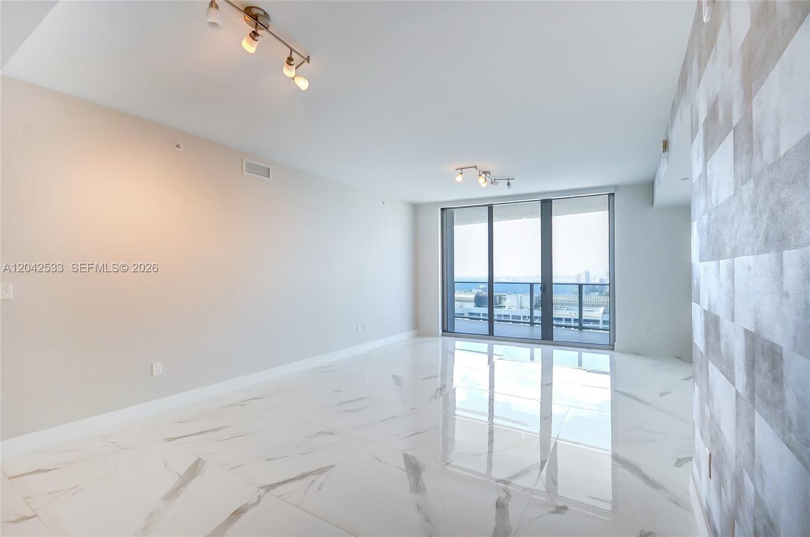 488 NE 18th St # 4310, Miami, FL 33132 photo 5
