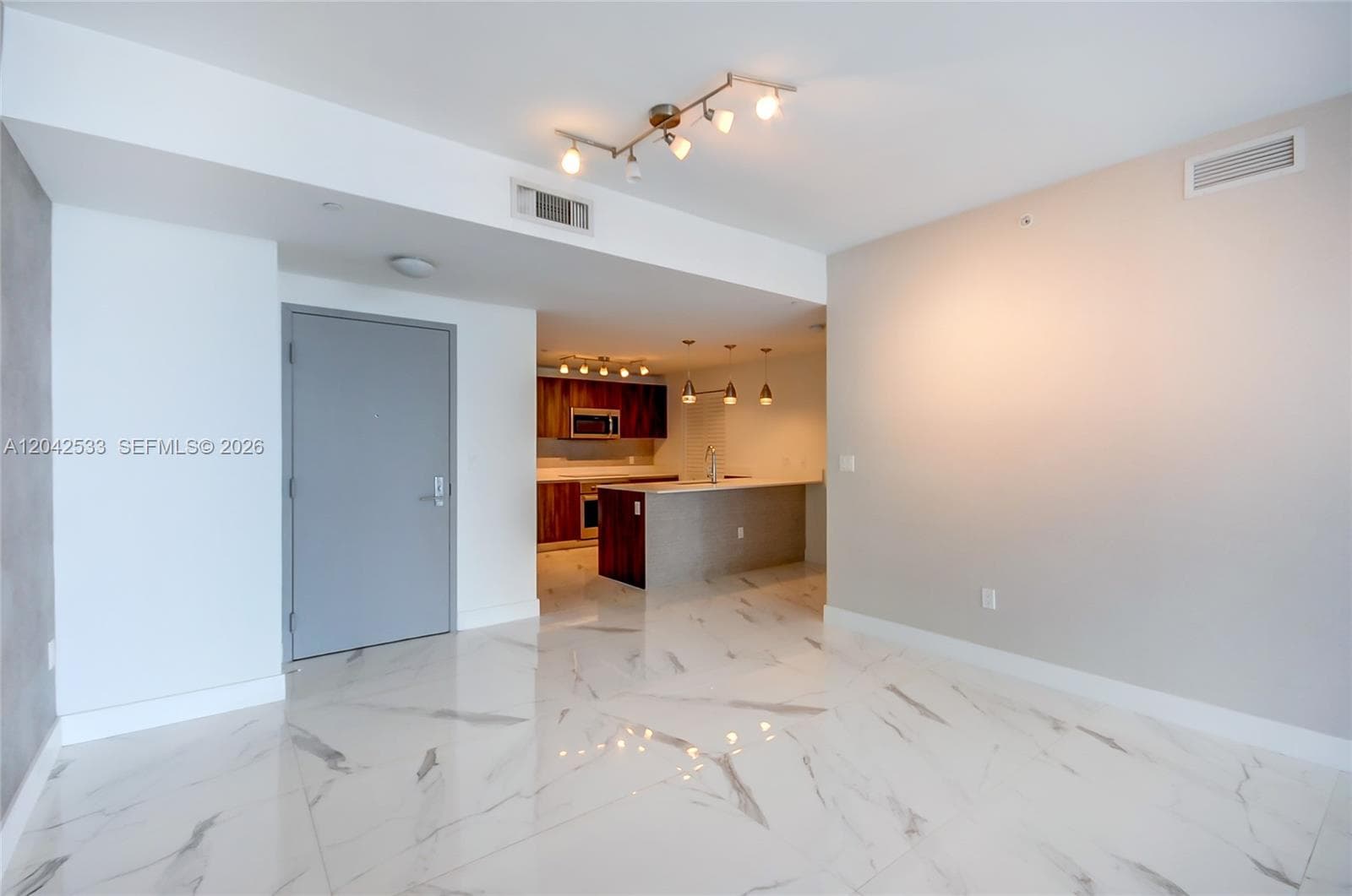 488 NE 18th St # 4310, Miami, FL 33132 photo 4