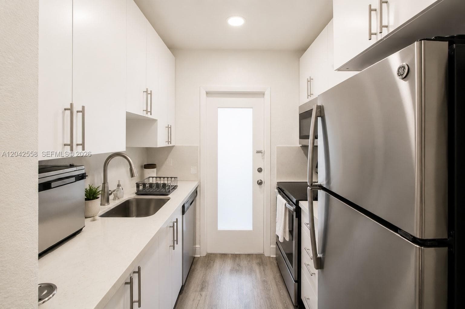 35 Edgewater Dr # 107, Coral Gables, FL 33133 photo 3