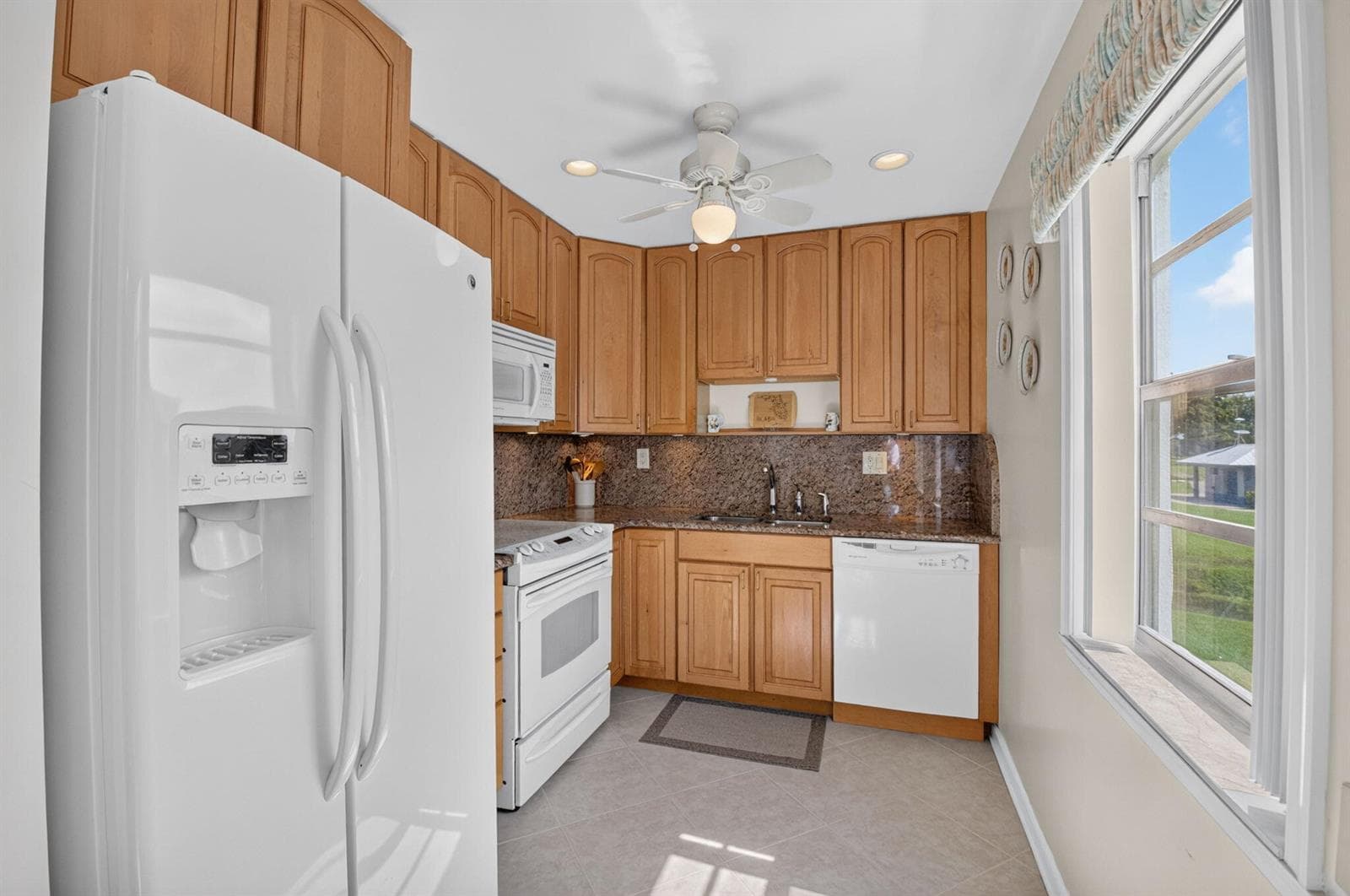 323 Capri G # 323, Delray Beach, FL 33484 photo 2