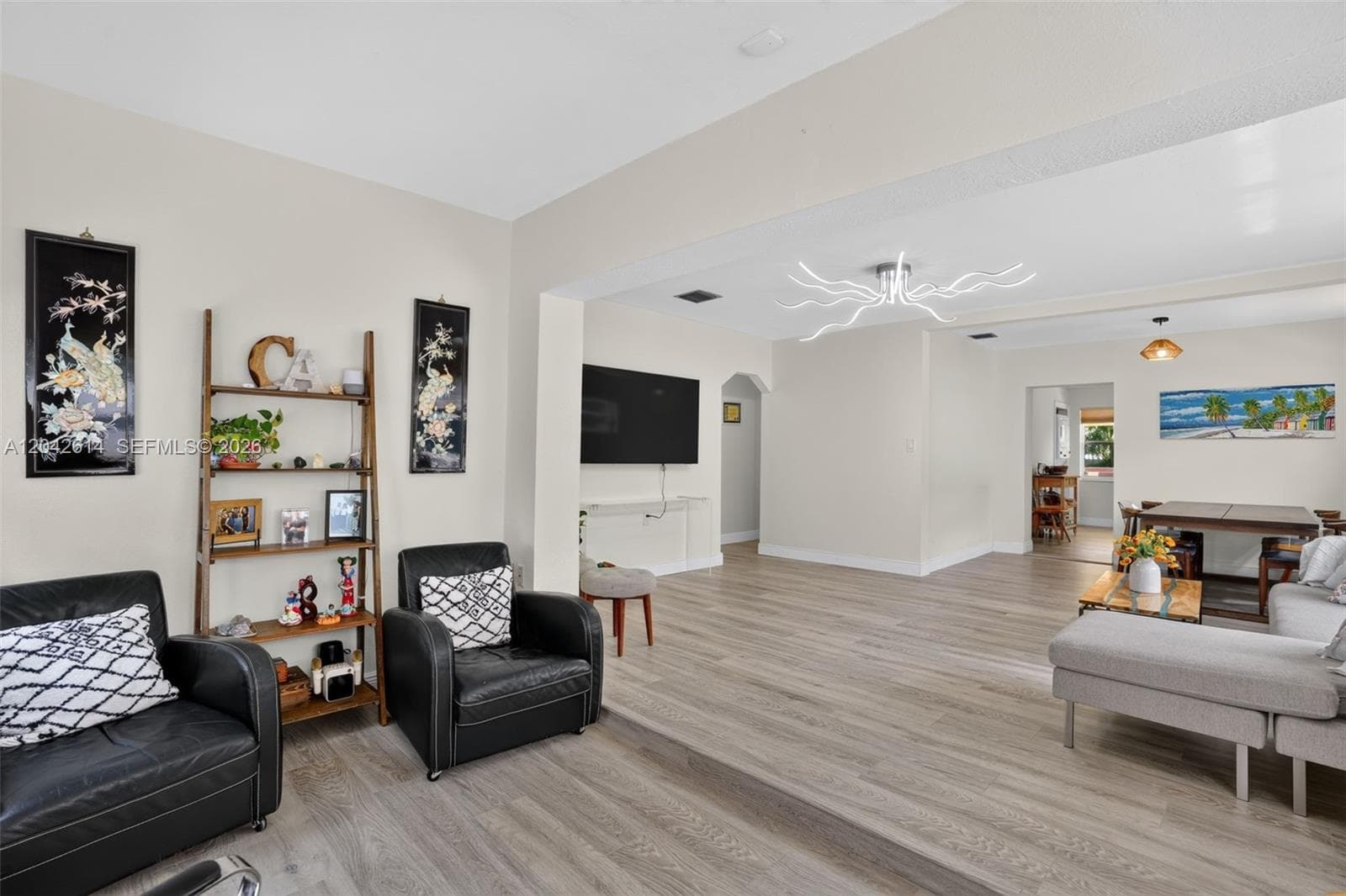 2446 Mckinley St, Hollywood, FL 33020 photo 2