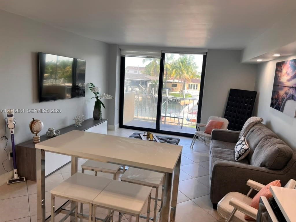 2350 NE 135th St # 209, North Miami, FL 33181 photo 5
