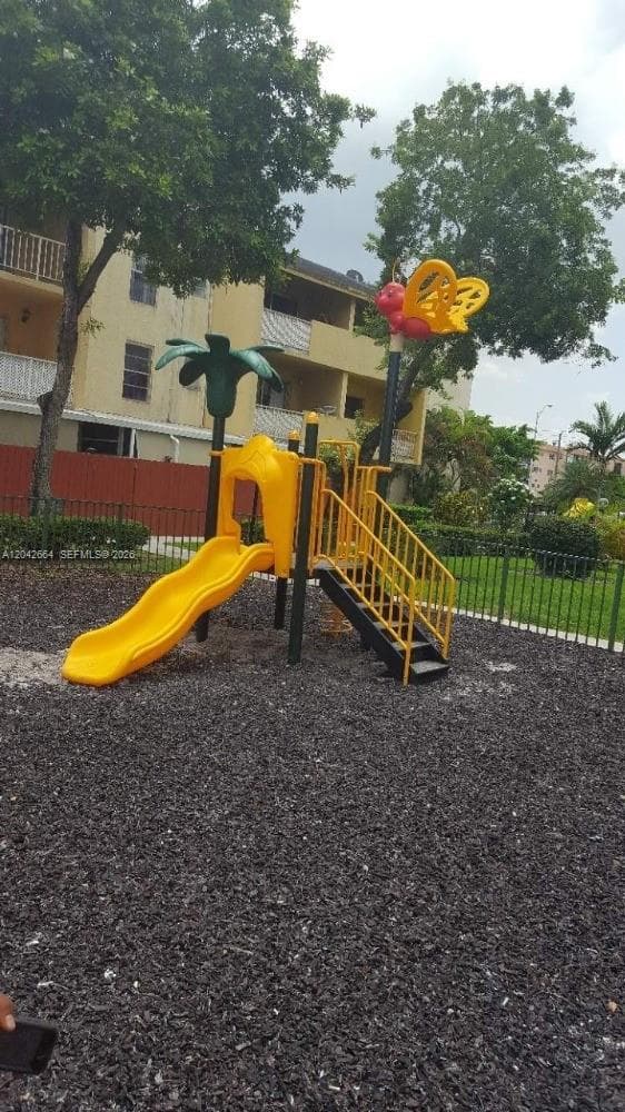 1725 W 60th St # F202, Hialeah, FL 33012 photo 5