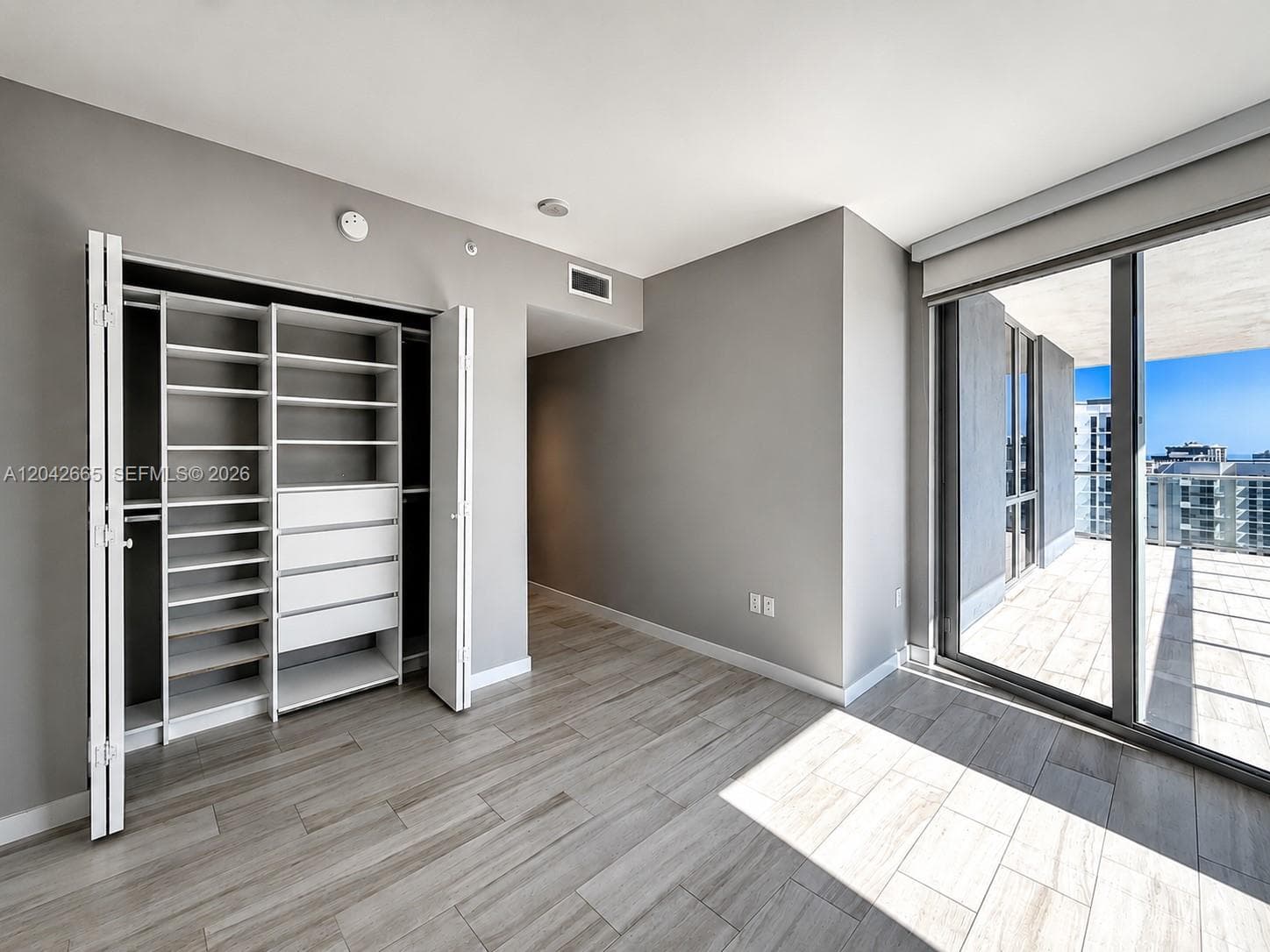 1010 SW 2nd Ave # 1809, Miami, FL 33130 photo 3