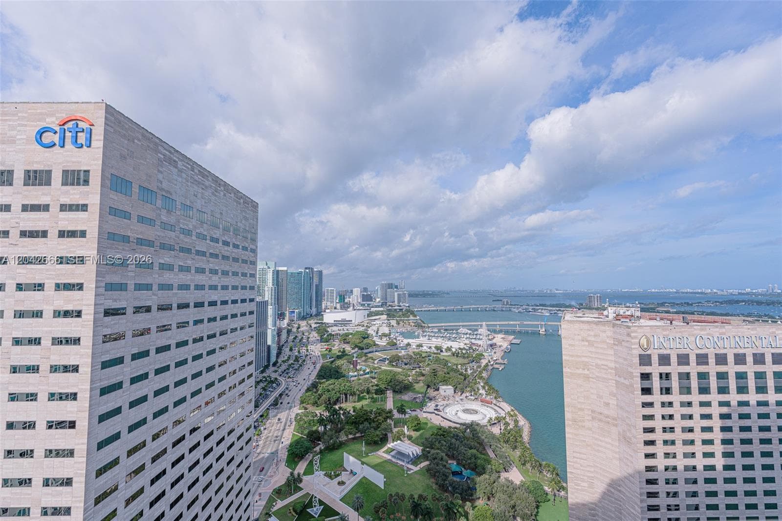 325 S BISCAYNE BLVD # 4222, Miami, FL 33131 photo 4