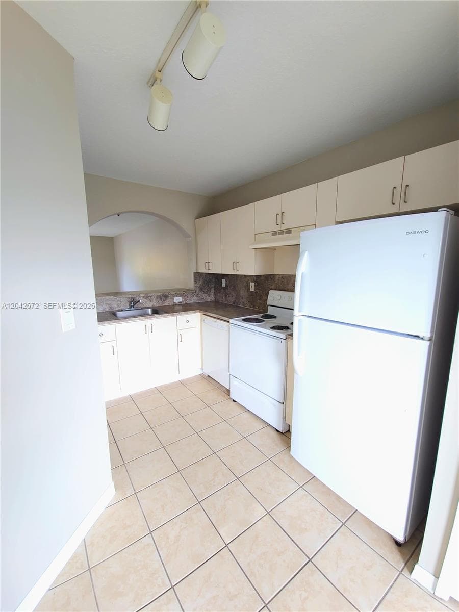 990 NE 33rd Ter # 102, Homestead, FL 33033 photo 5