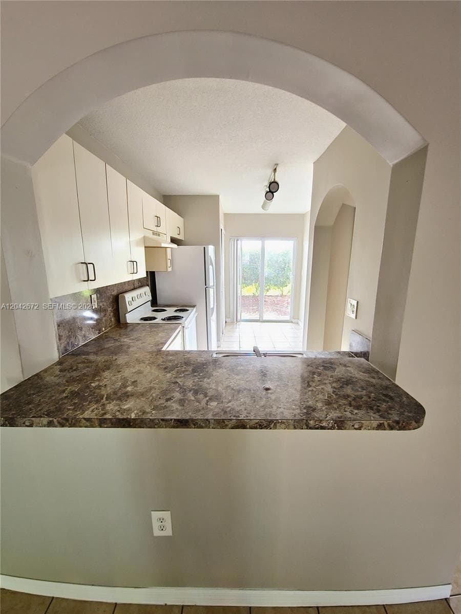 990 NE 33rd Ter # 102, Homestead, FL 33033 photo 4