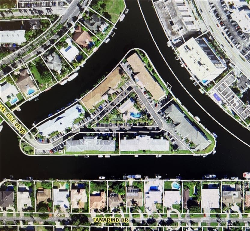 450 Paradise Isle Boulevard, Hallandale Beach, FL 33009 photo 2