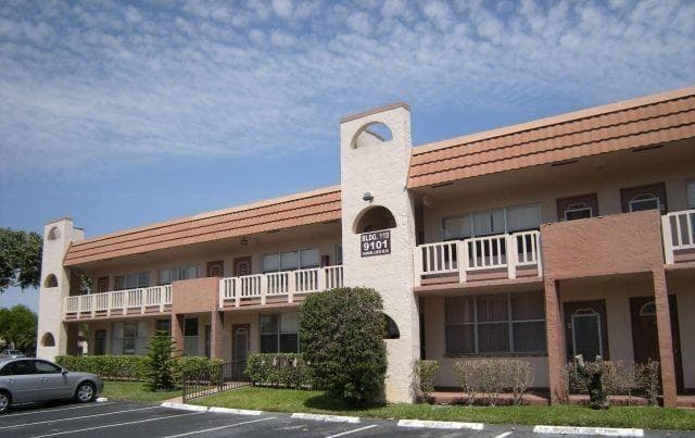 9101 Sunrise Lakes Boulevard # 206, Sunrise, FL 33322 photo 2