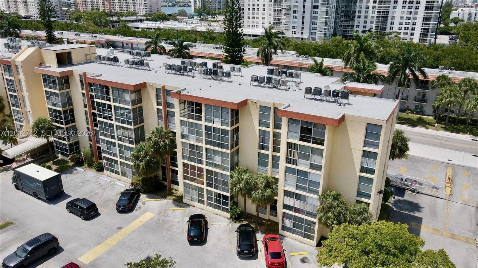 200 172nd St # 114, Sunny Isles Beach, FL 33160 photo 3