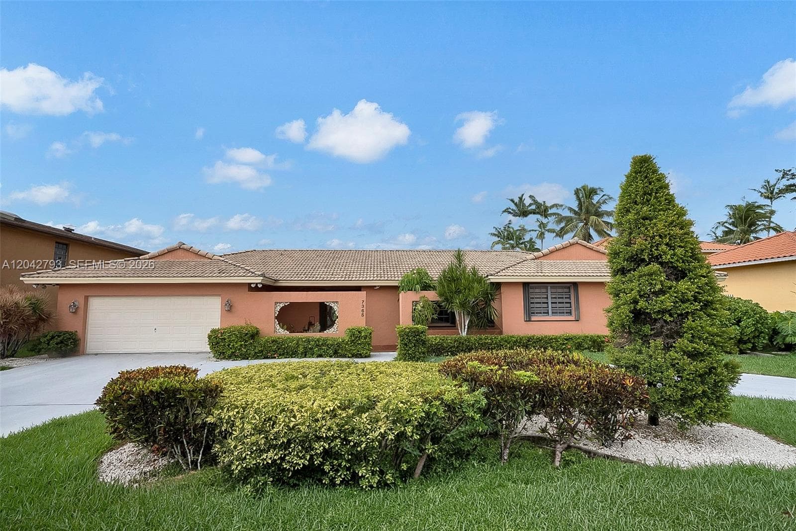 7365 N Augusta Dr, Hialeah, FL 33015