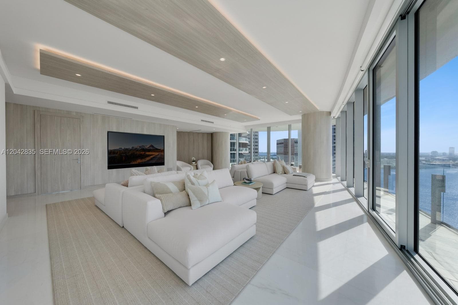 300 Biscayne Boulevard Way # 2701, Miami, FL 33131 photo 5